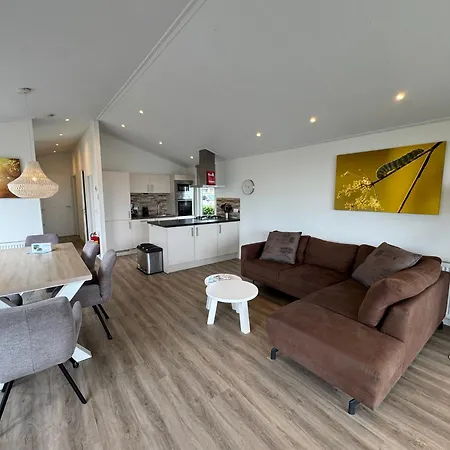 Markermeer Waterfront Bluehorizon Fuer 6 Personen Nr 53 Hébergement de vacances Bovenkarspel